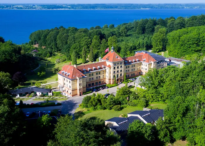 Vejlefjord Hotel 4*